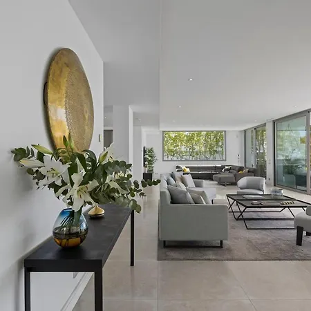 Eriksson Homes Luxury 8 Guest Sea Views *