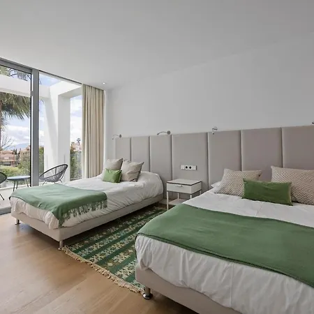 Eriksson Homes Luxury 8 Guest Sea Views Villa