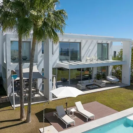 Eriksson Homes Luxury 8 Guest Sea Views Villa