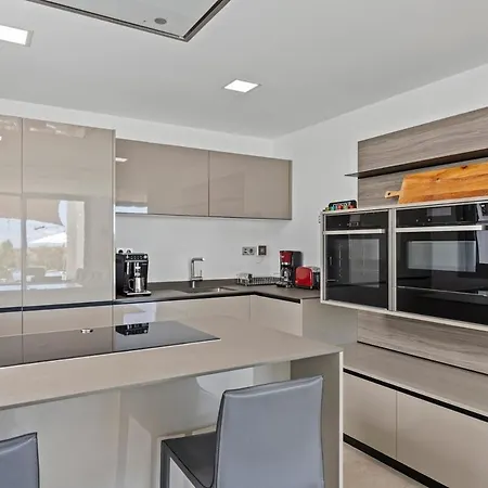 Eriksson Homes Luxury 8 Guest Sea Views Villa *